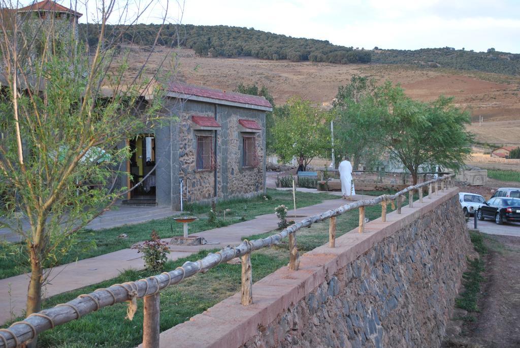 Tamanoucht Hotel Ifrane  Ngoại thất bức ảnh